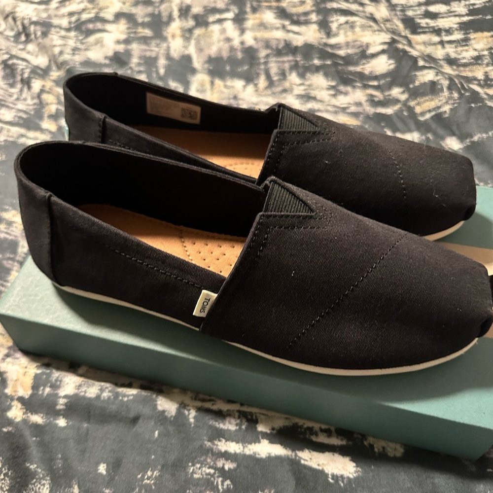 Women’s Black Canvas TOMS